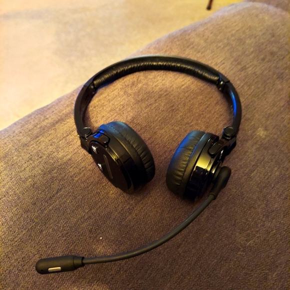Bluetooth headphones with microphone - Picture 1 of 2